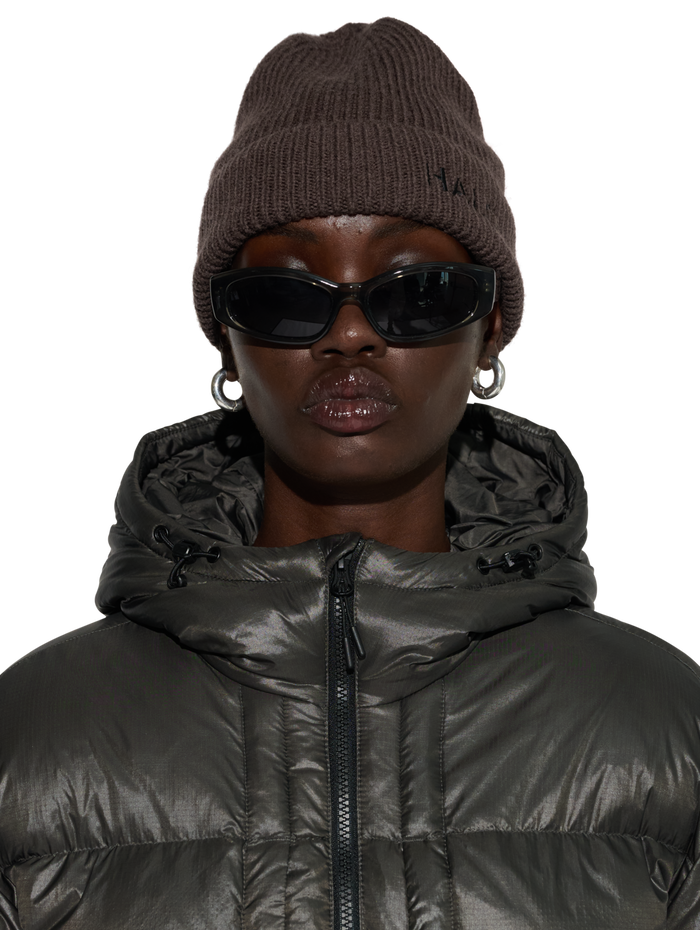 HALO WOOL MIX BEANIE, BRACKEN, model