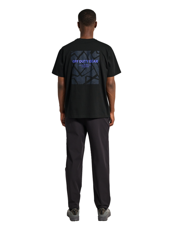 HALO PATCH GRAPHIC T-SHIRT, BLACK, model