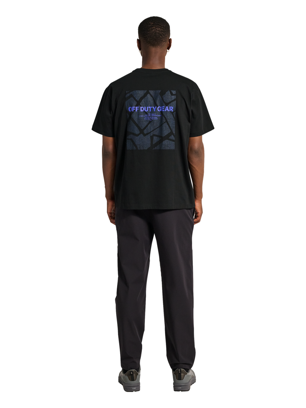 HALO PATCH GRAPHIC T-SHIRT, BLACK, model