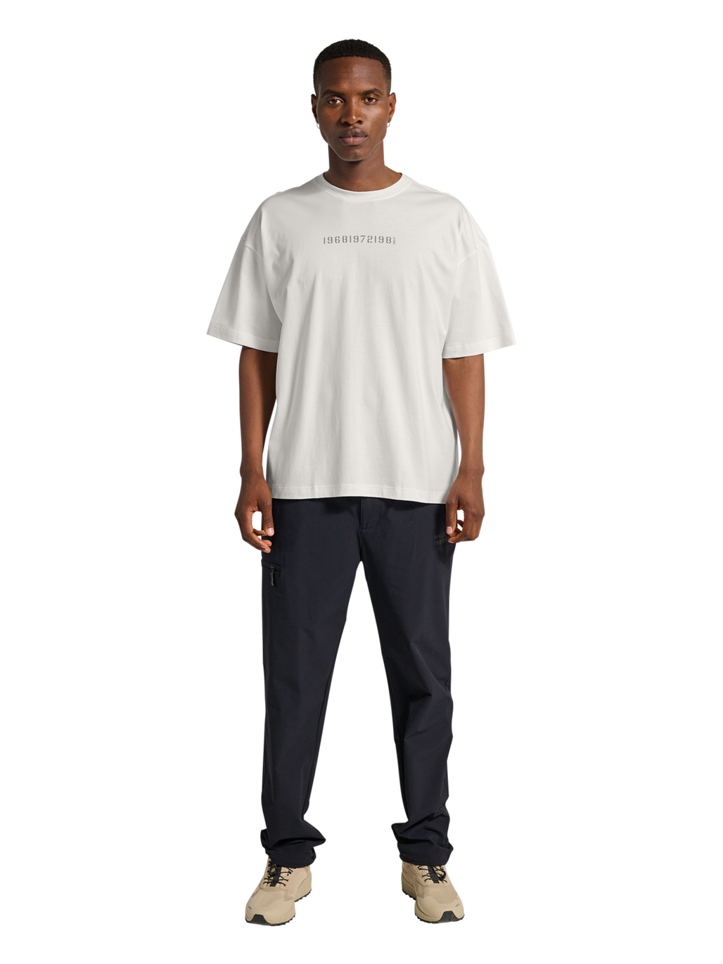 HALO GRAPHIC BOXY T-SHIRT, MARSHMALLOW/SENECA ROCK, model