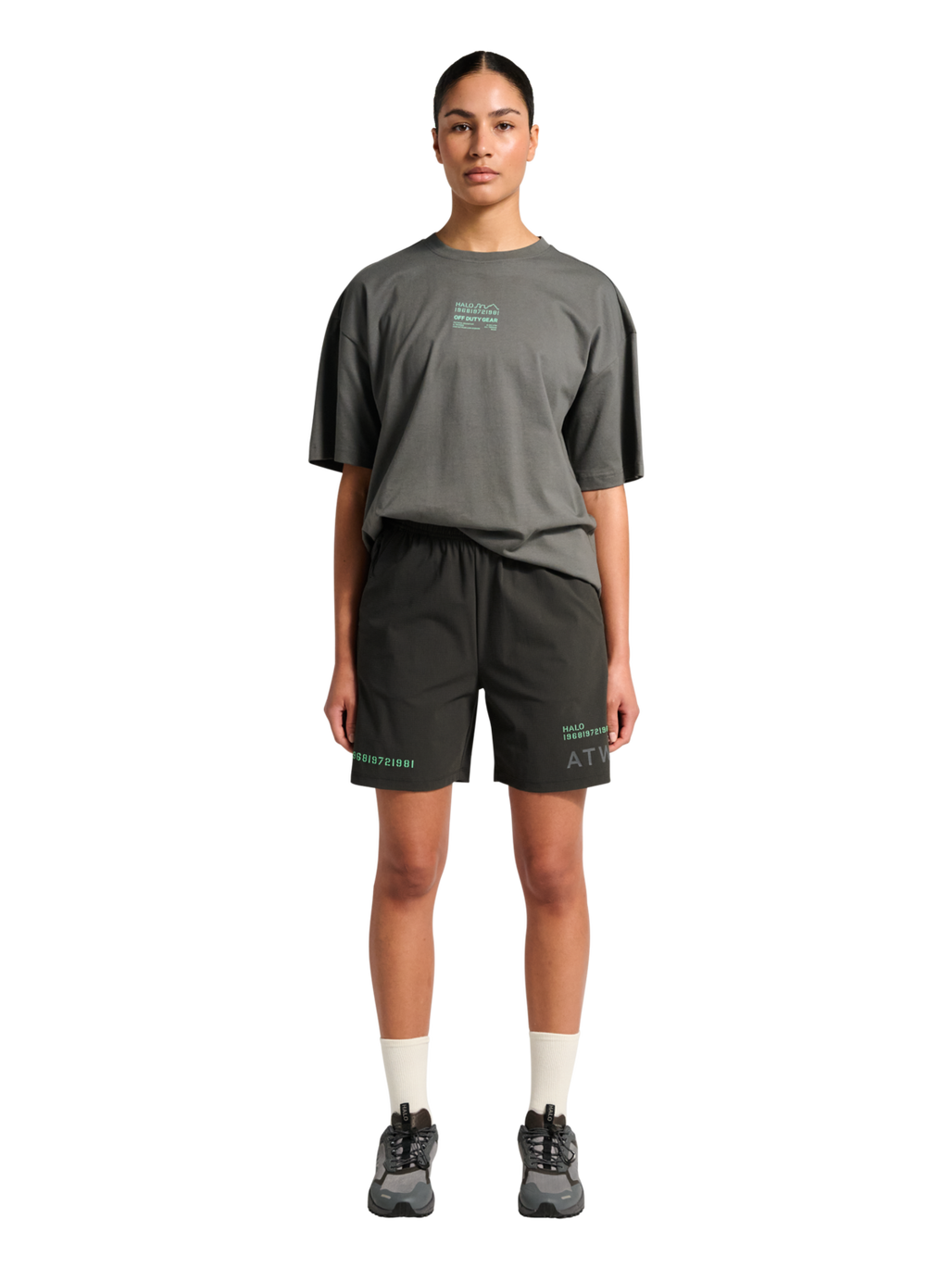 HALO AIR SHORTS, RAVEN, model