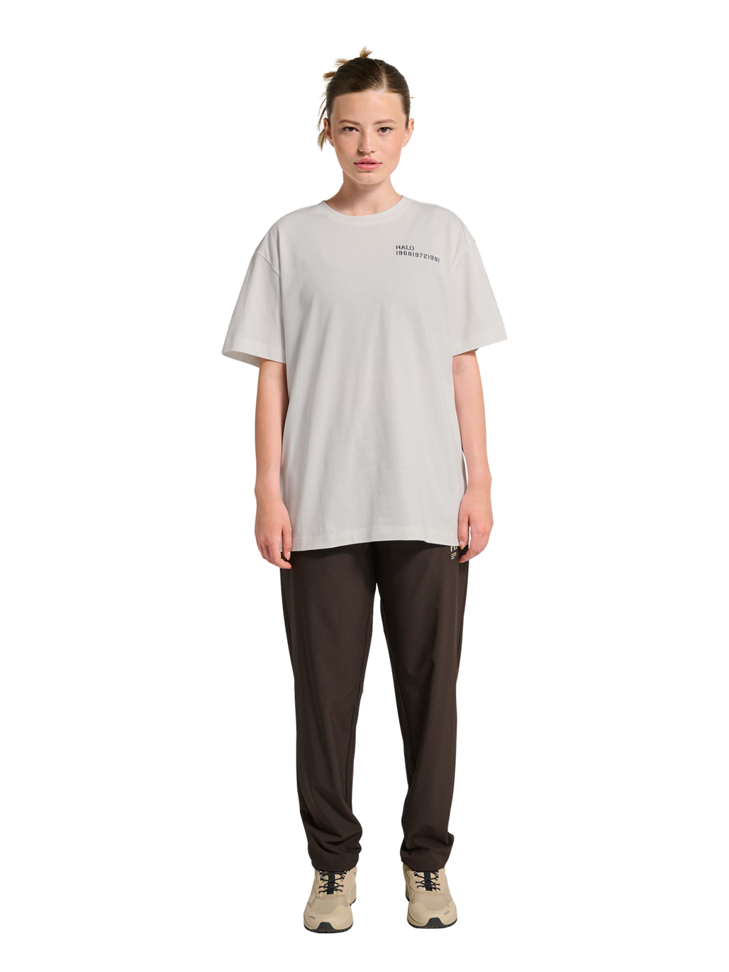 HALO PATCH GRAPHIC T-SHIRT, MARSHMALLOW, model