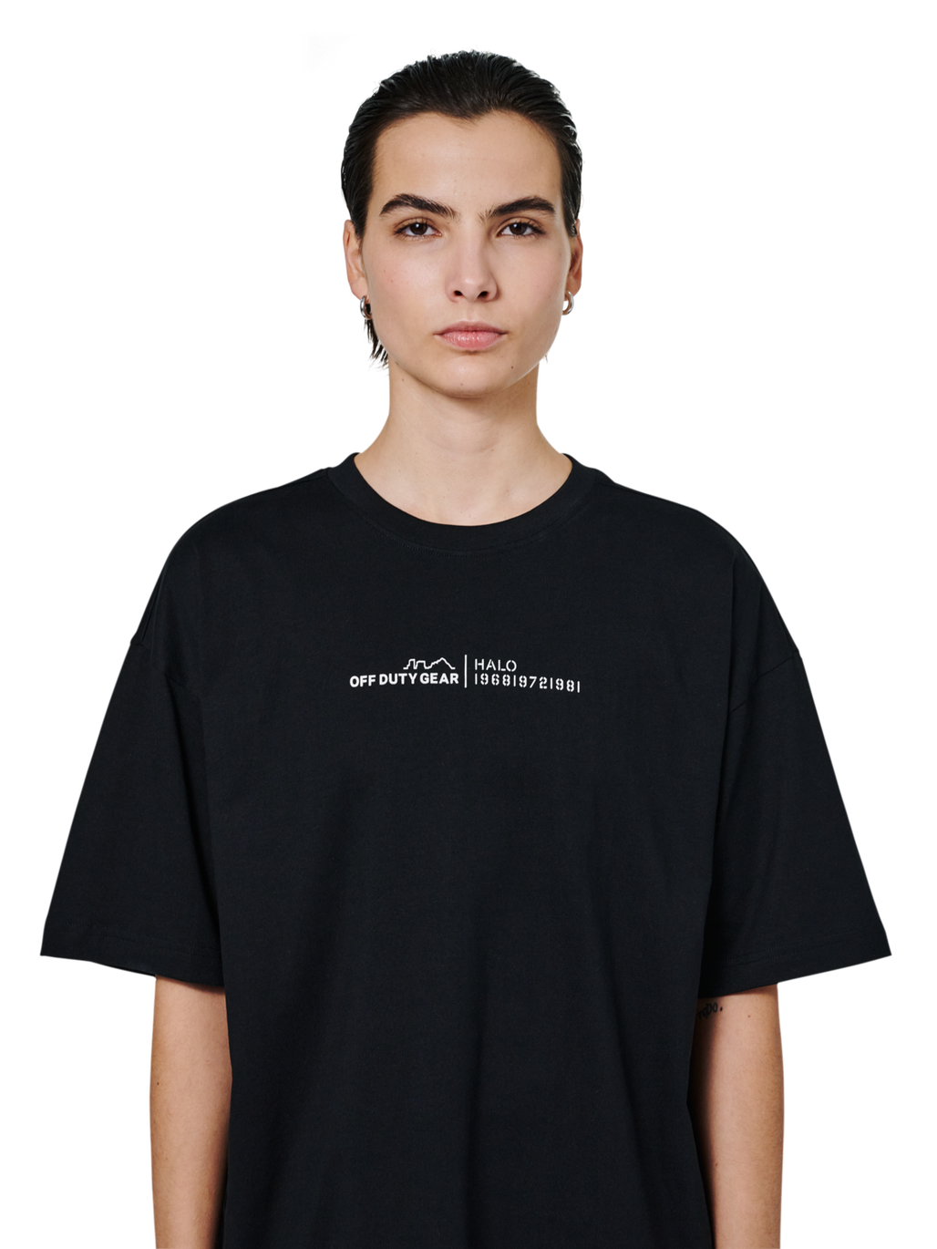 HALO GRAPHIC BOXY T-SHIRT, BLACK, model