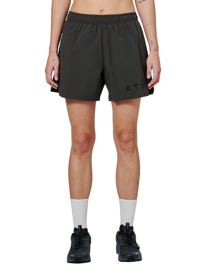 HALO SHORTS, RAVEN, model