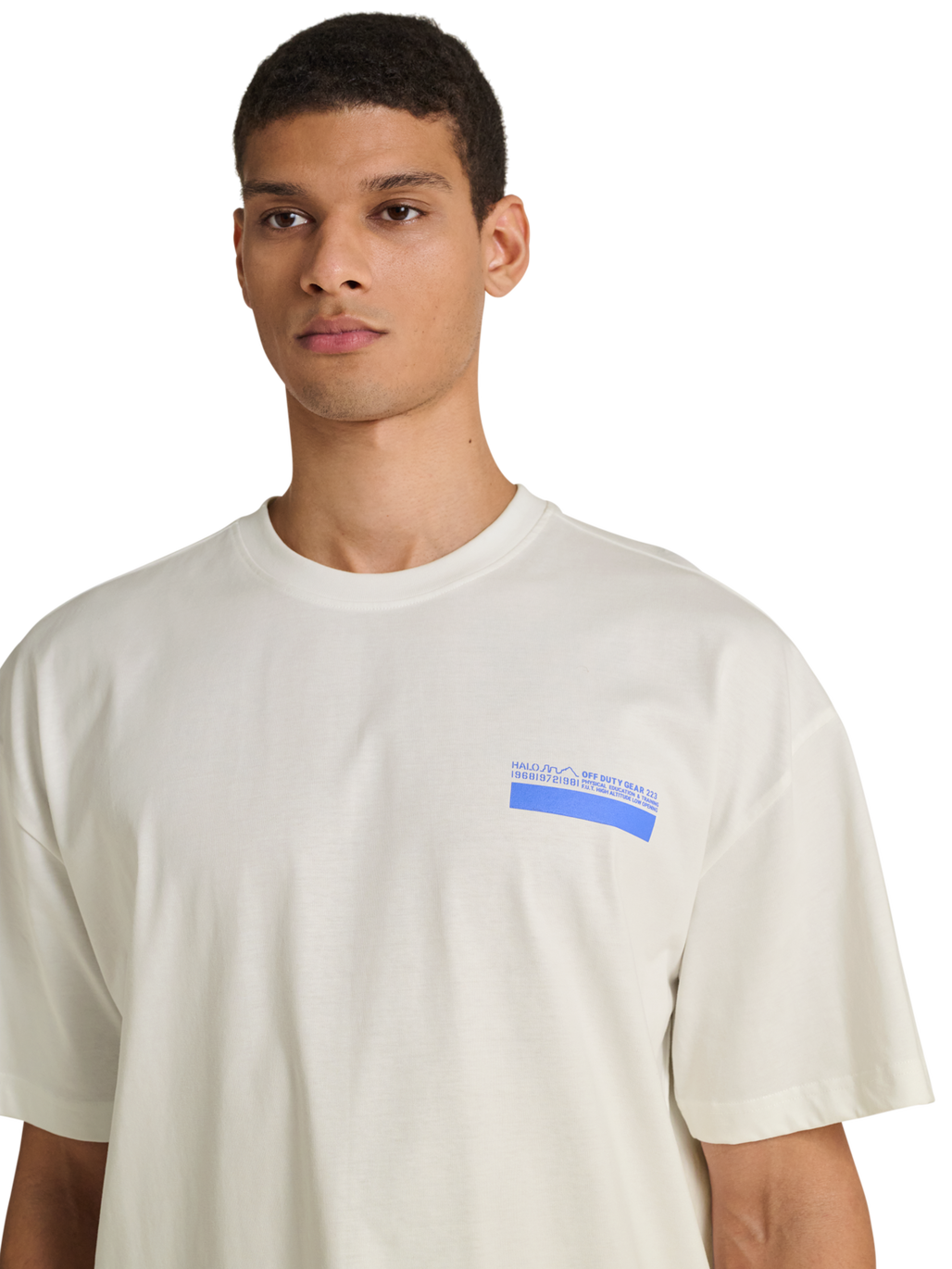 HALO GRAPHIC BOXY T-SHIRT, MARSHMALLOW/PALACE BLUE, model