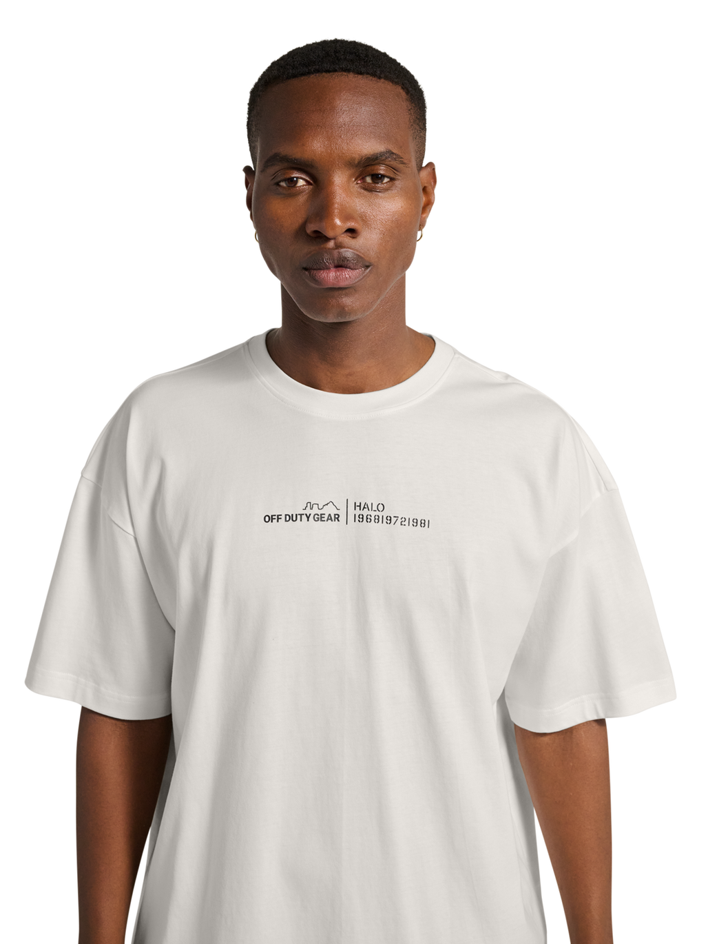 HALO GRAPHIC BOXY T-SHIRT, MARSHMALLOW, model