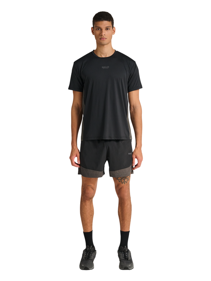 HALO DIVISION T-SHIRT, BLACK, model