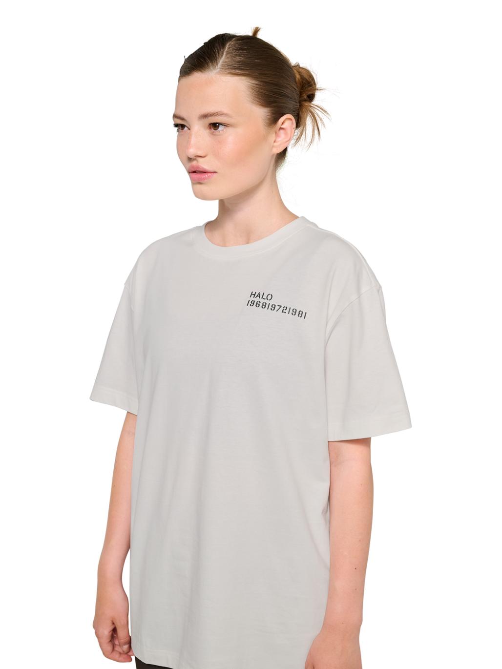 HALO PATCH GRAPHIC T-SHIRT, MARSHMALLOW, model