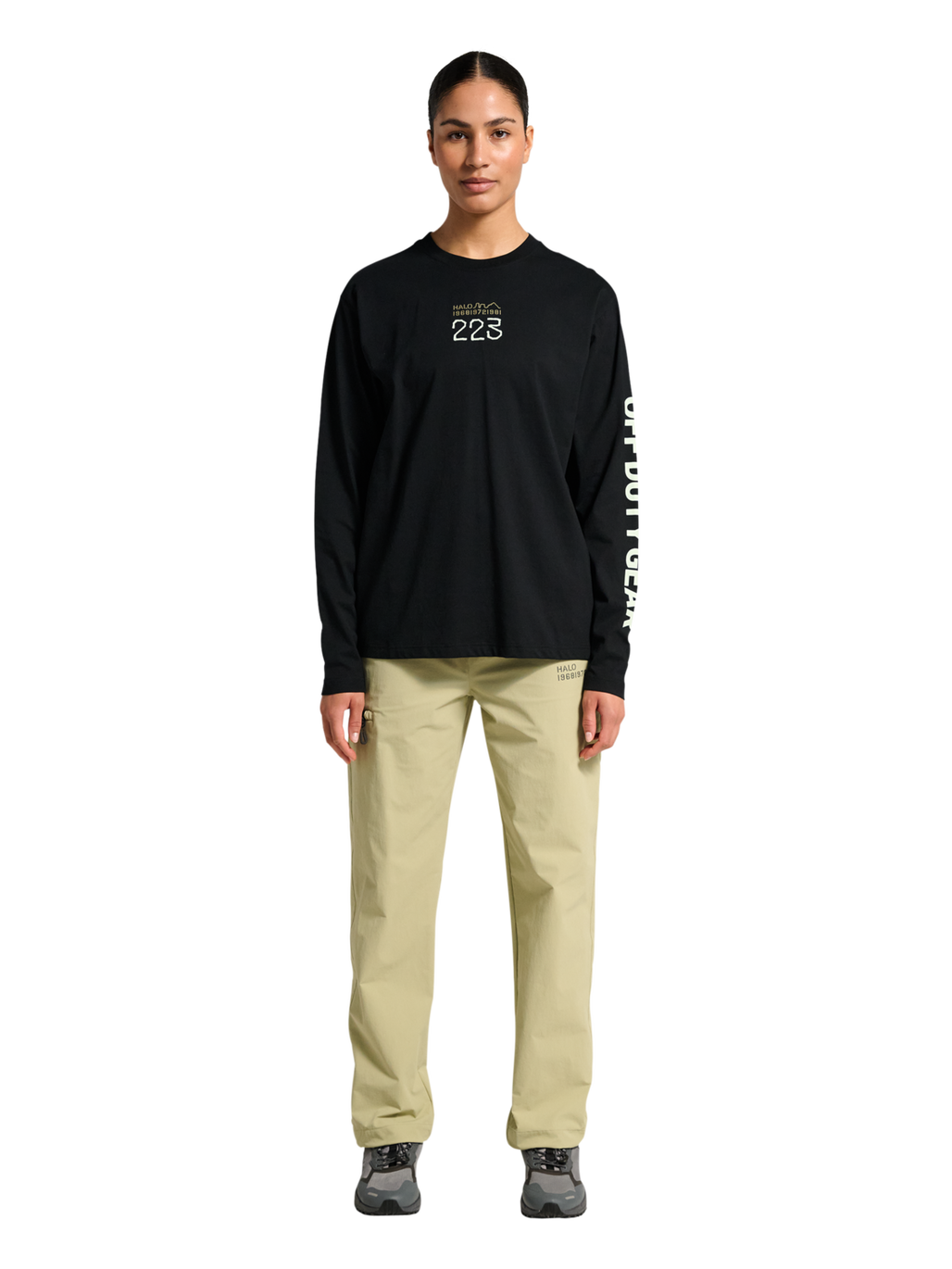 HALO GRAPHIC LS T-SHIRT, BLACK, model