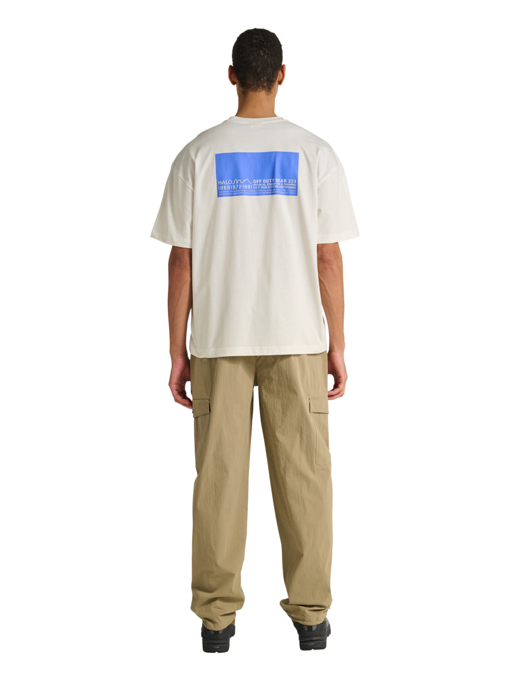 HALO GRAPHIC BOXY T-SHIRT, MARSHMALLOW/PALACE BLUE, model