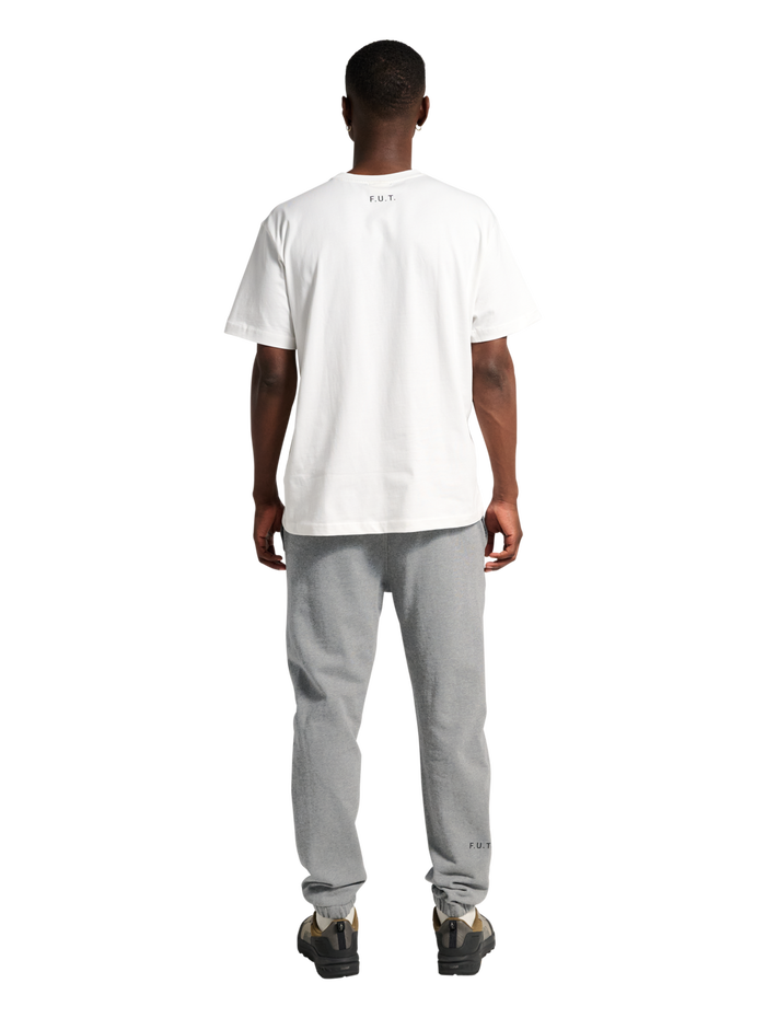 HALO ESSENTIAL SWEATPANTS, GREY MELANGE, model