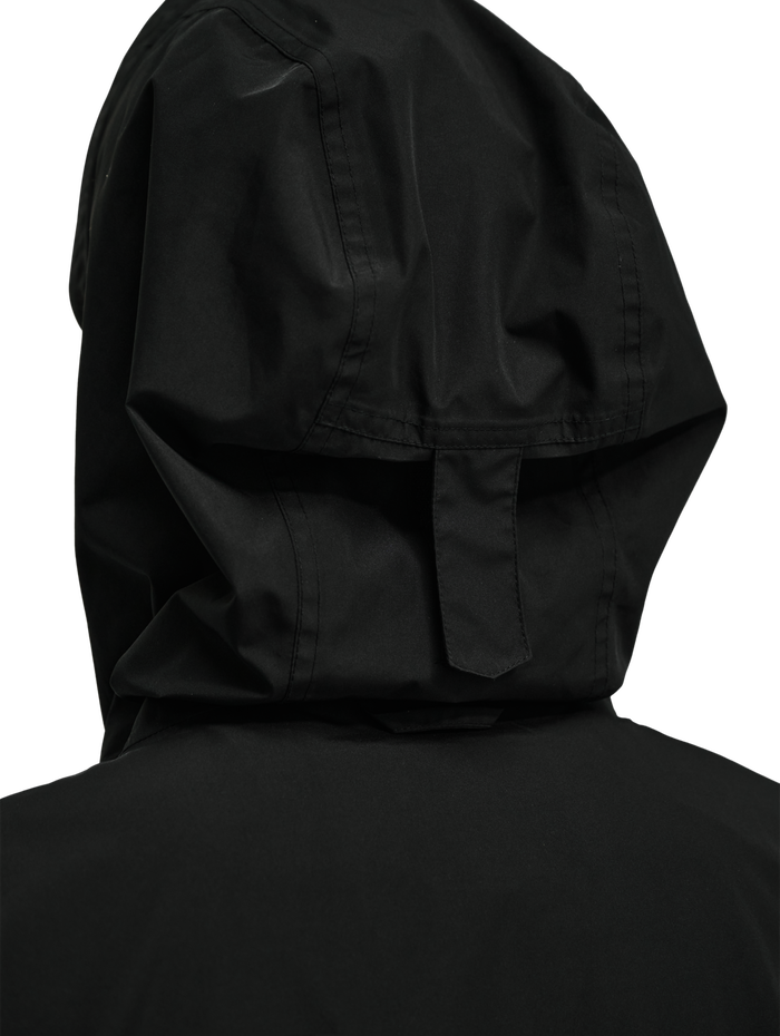 HALO RAINCOVER, BLACK, model