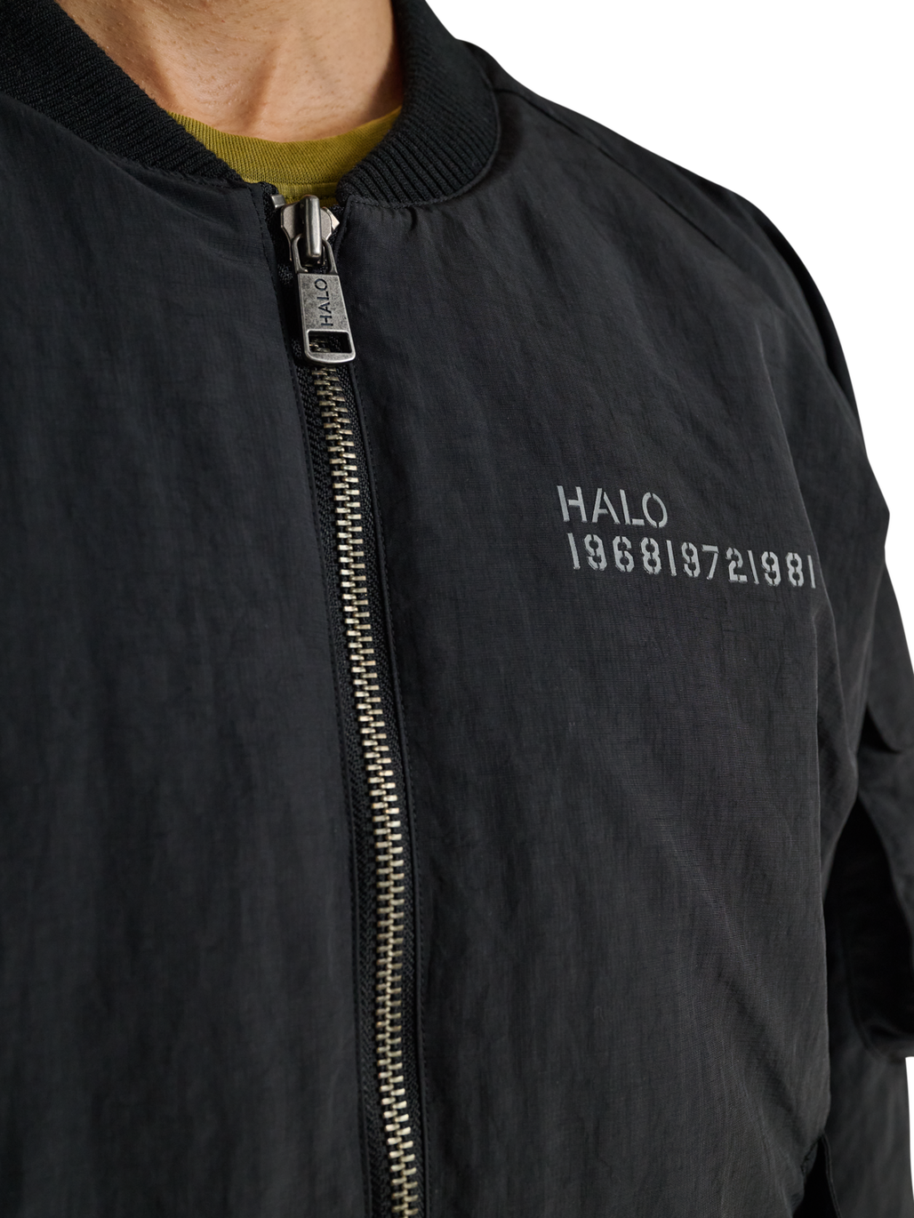 HALO CORDURA BOMBER, BLACK, model