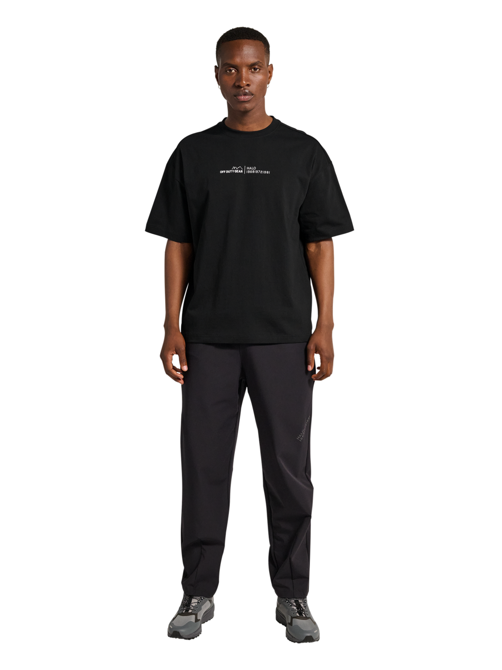 HALO GRAPHIC BOXY T-SHIRT, BLACK, model