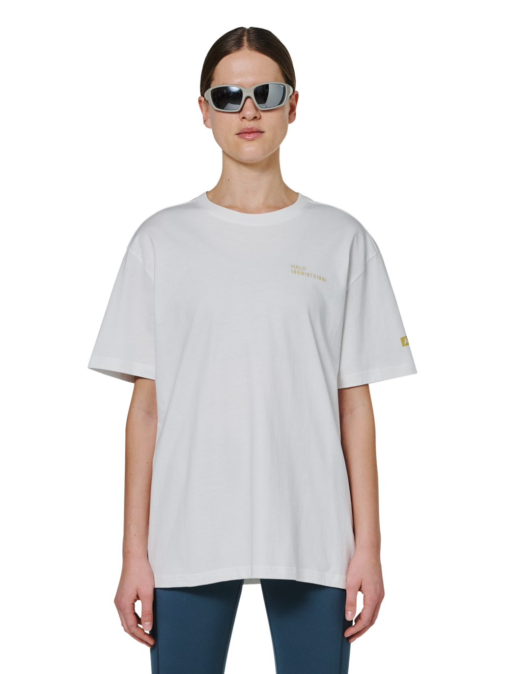 HALO GRAPHIC T-SHIRT, MARSHMALLOW/WARM OLIVE, model