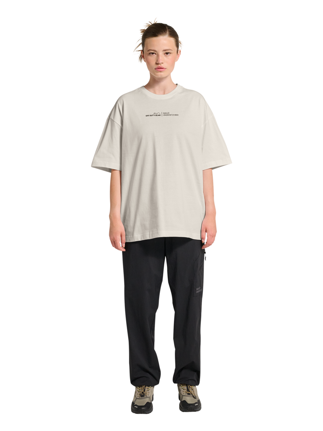 HALO GRAPHIC BOXY T-SHIRT, MARSHMALLOW/ASTRAL AURA, model