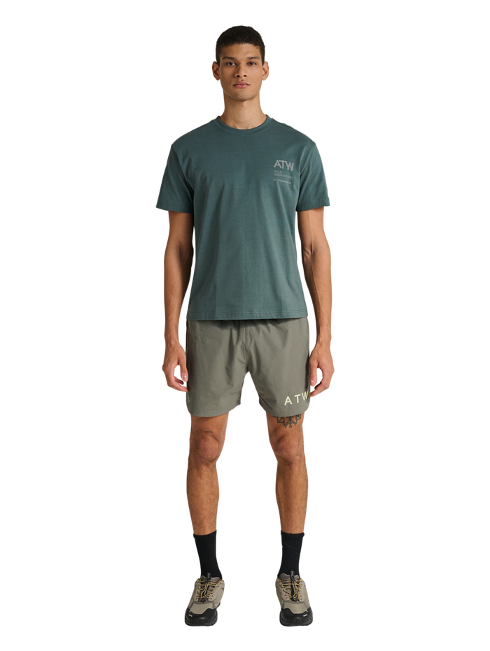 HALO GRAPHIC T-SHIRT, GARDEN TOPIARY/SILVER, model