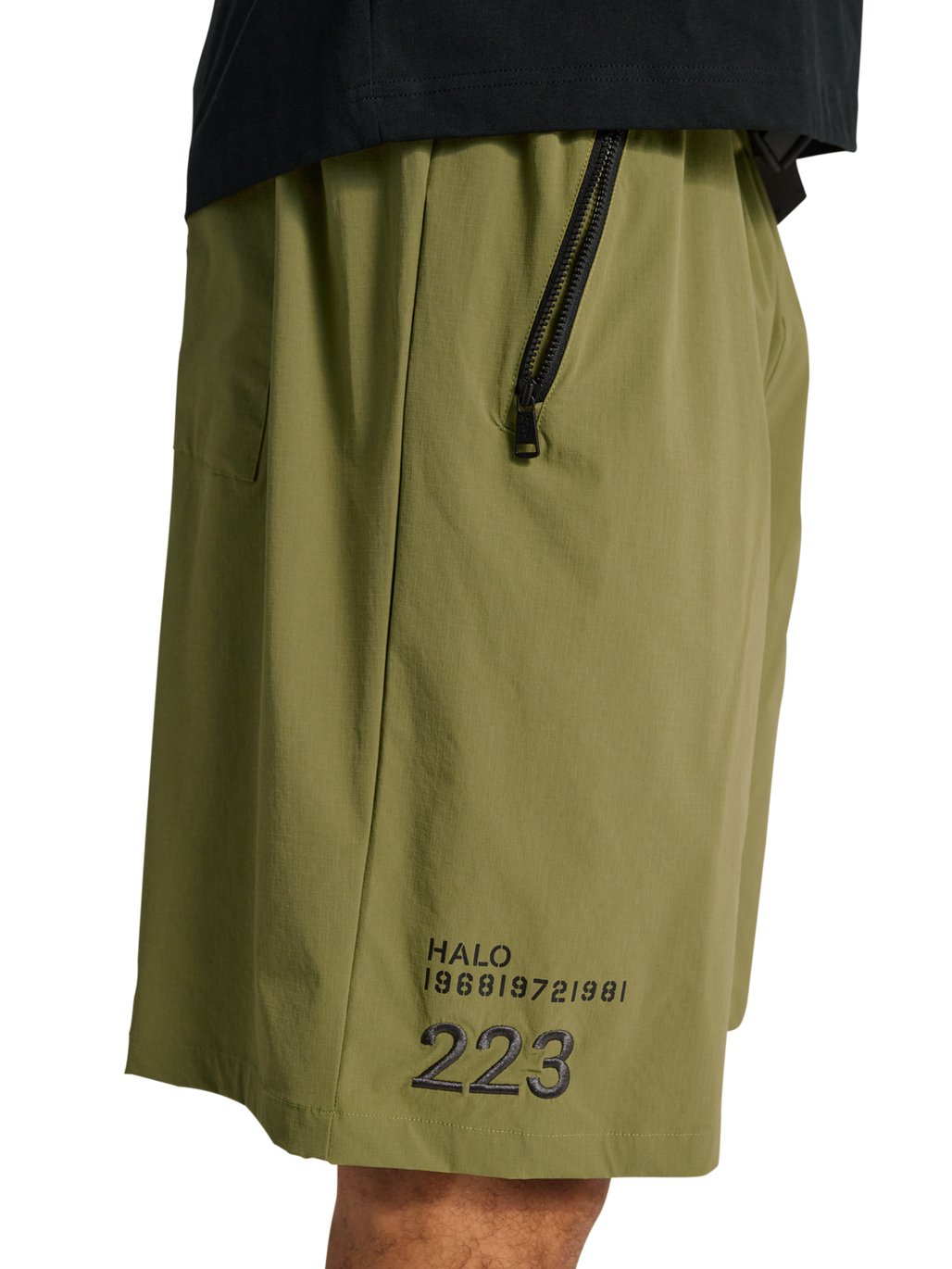 HALO MOVE SHORTS, OLIVE DRAB, model