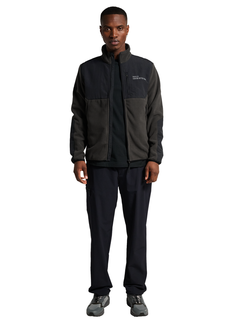 HALO BLOCKED ZIP FLEECE, RAVEN, model