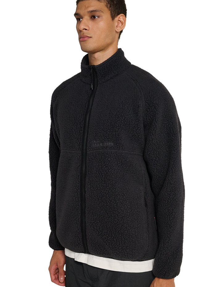 HALO MOVE POLARTEC FLEECE JACKET, BLACK, model