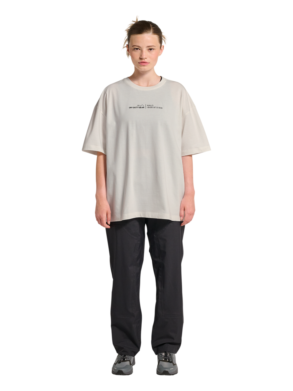 HALO GRAPHIC BOXY T-SHIRT, MARSHMALLOW, model