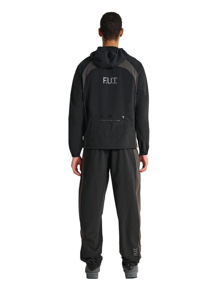 HALO DIVISION PANTS, BLACK, model