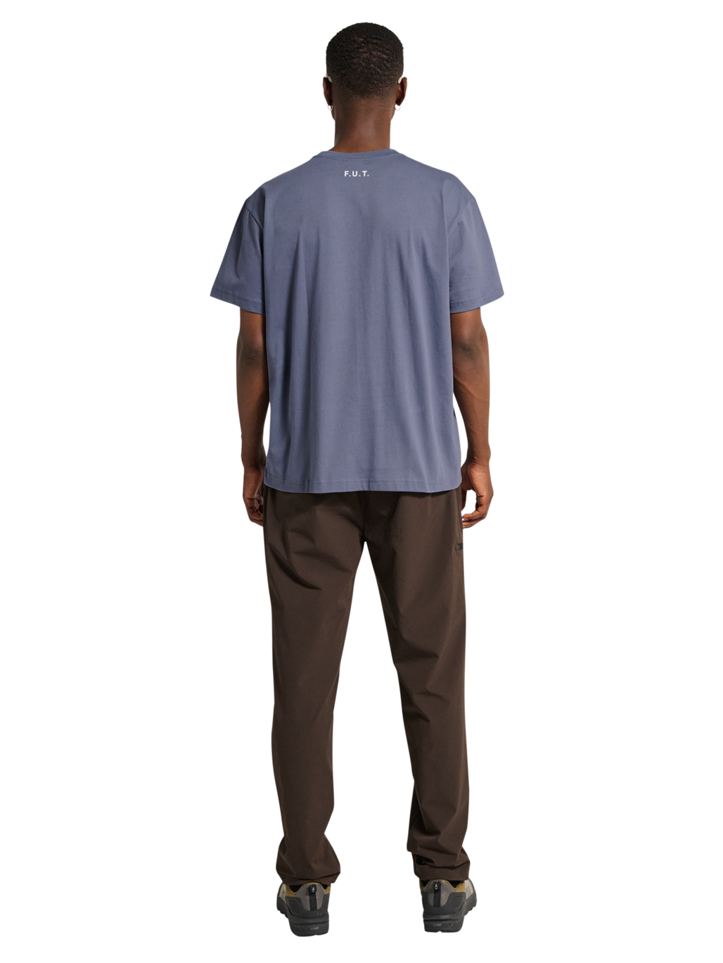 HALO ESSENTIAL T-SHIRT, GRISAILLE, model