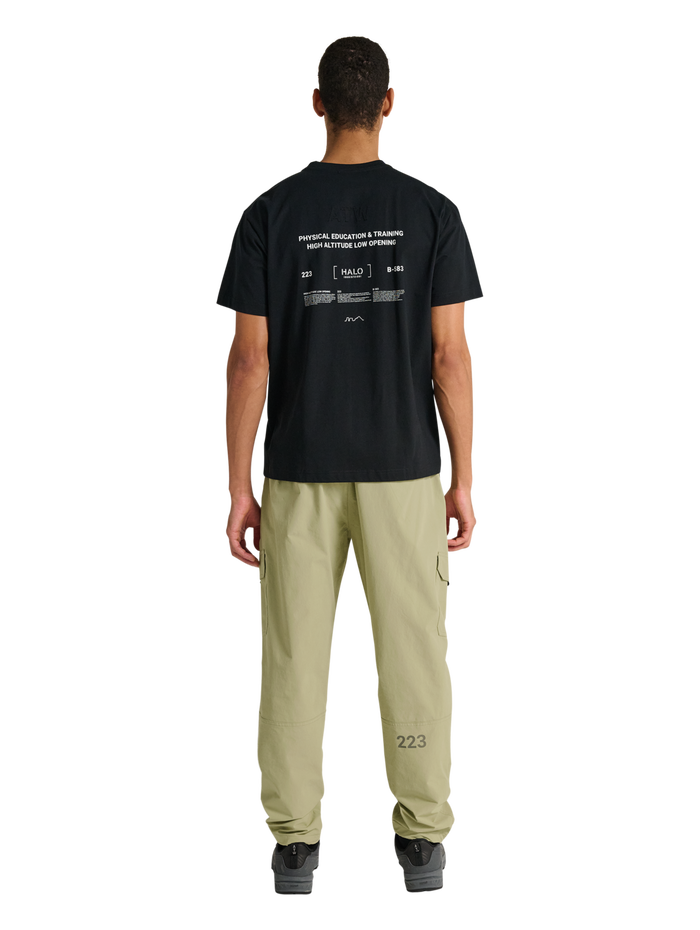 HALO TRAIL PANTS, ELM, model