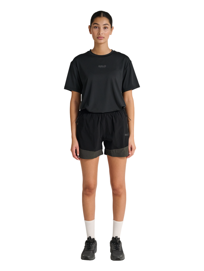 HALO DIVISION SHORTS, BLACK, model