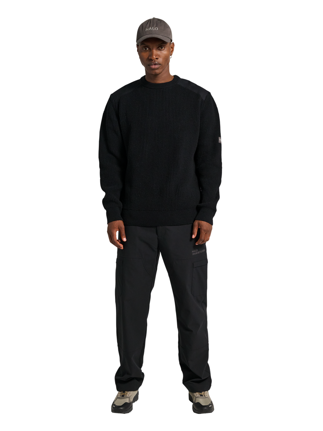 HALO WOOL CREW KNIT, BLACK/BLACK, model