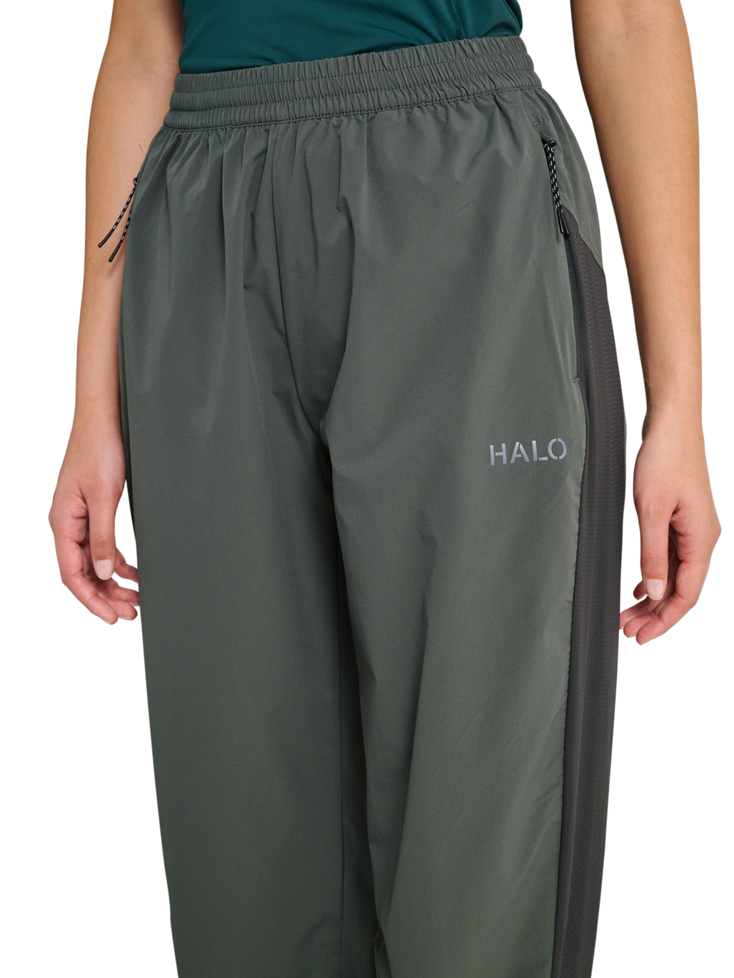 HALO DIVISION PANTS, GUNMETAL, model