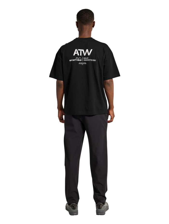 HALO GRAPHIC BOXY T-SHIRT, BLACK, model