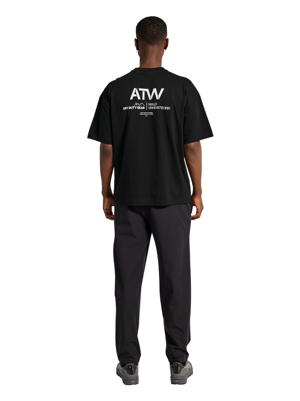 HALO GRAPHIC BOXY T-SHIRT, BLACK, model