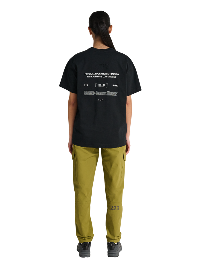HALO GRAPHIC T-SHIRT, BLACK, model