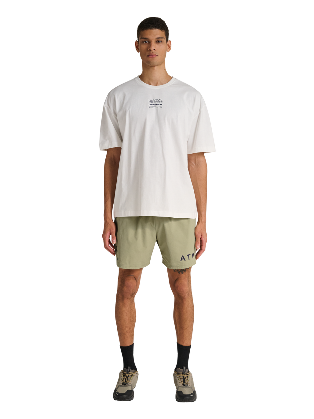 HALO SHORTS, ELM, model