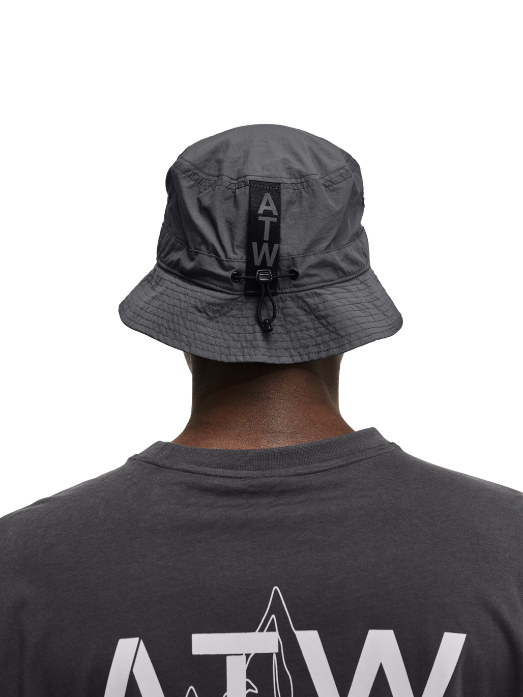 HALO NYLON BUCKET HAT, RAVEN, model