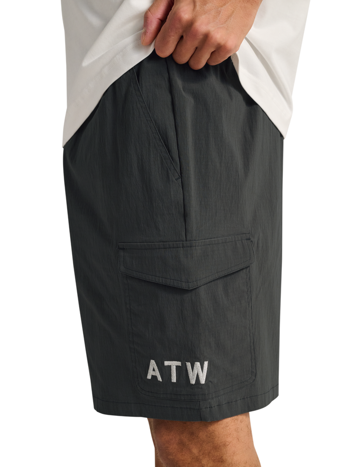 HALO NOVA SHORTS, RAVEN, model