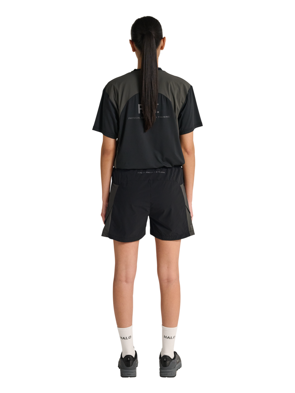 HALO DIVISION SHORTS, BLACK, model