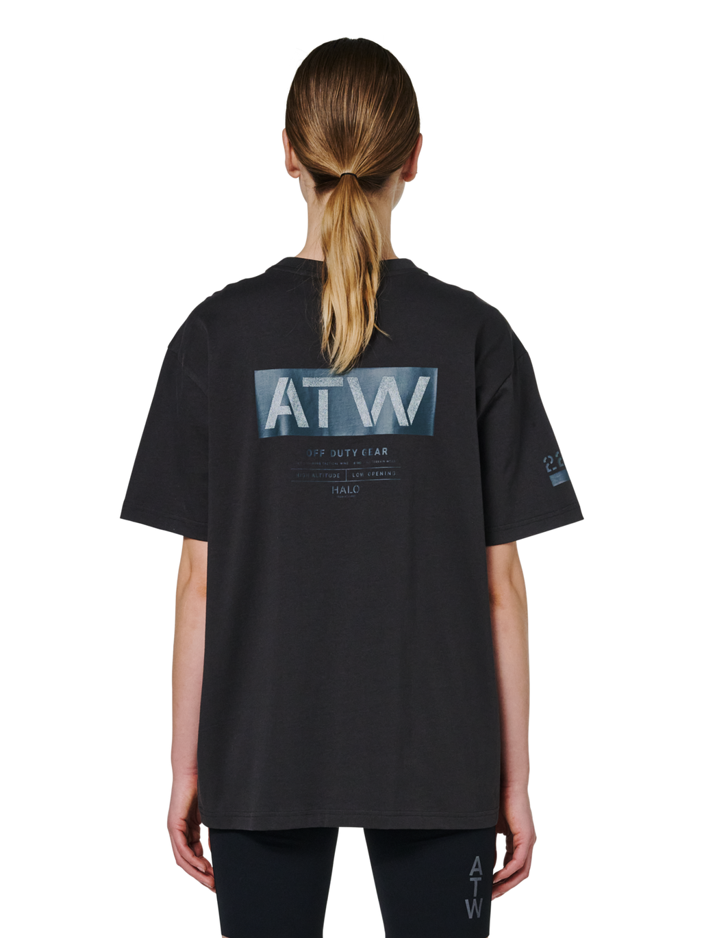 HALO GRAPHIC T-SHIRT, RAVEN, model