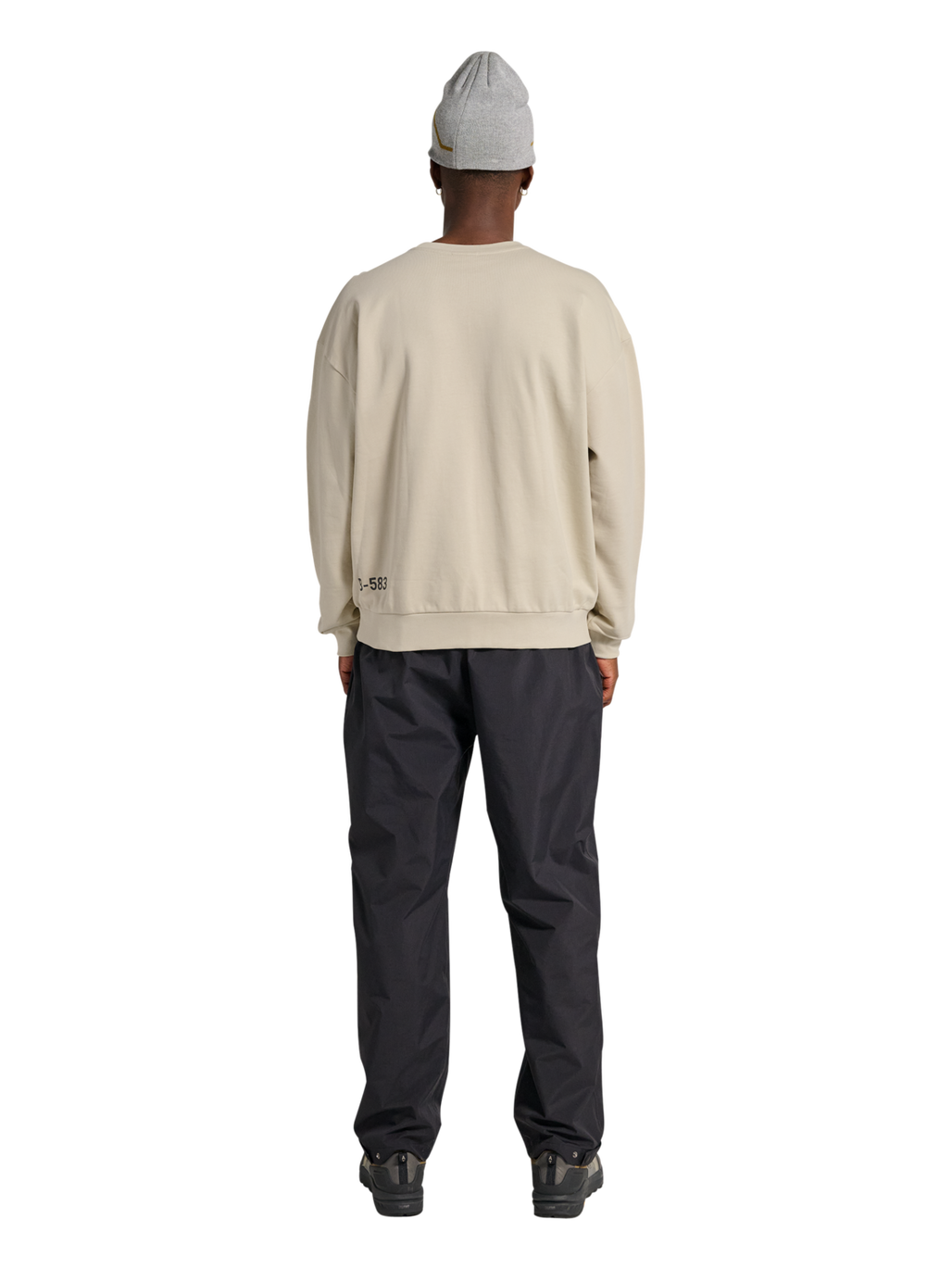 HALO GRAPHIC BOXY CREW, OYSTER GRAY, model