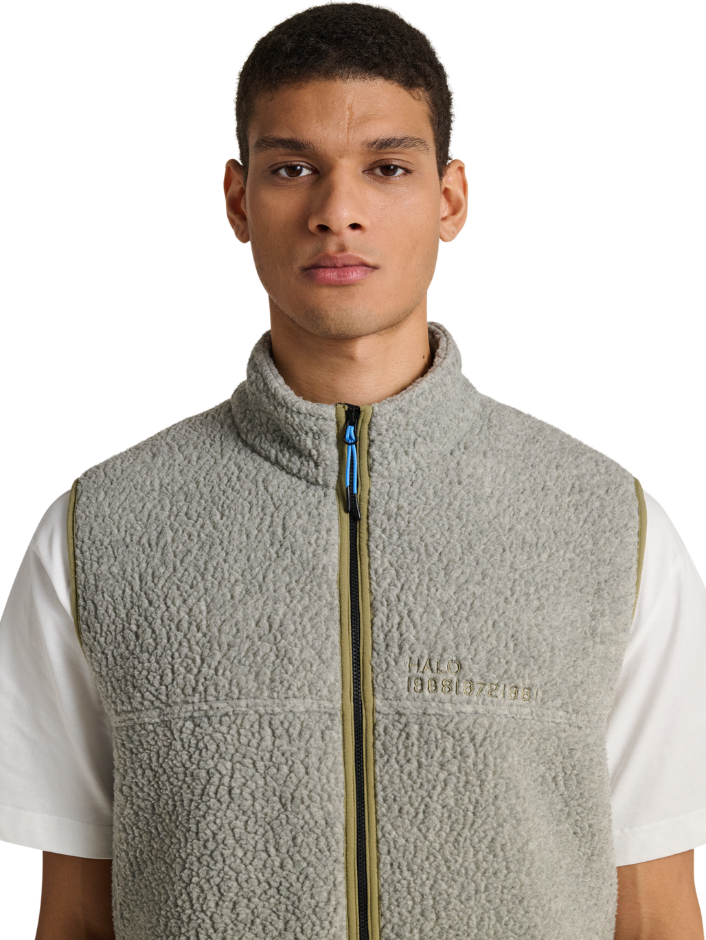 HALO MOVE POLARTEC FLEECE VEST, TURTLEDOVE, model
