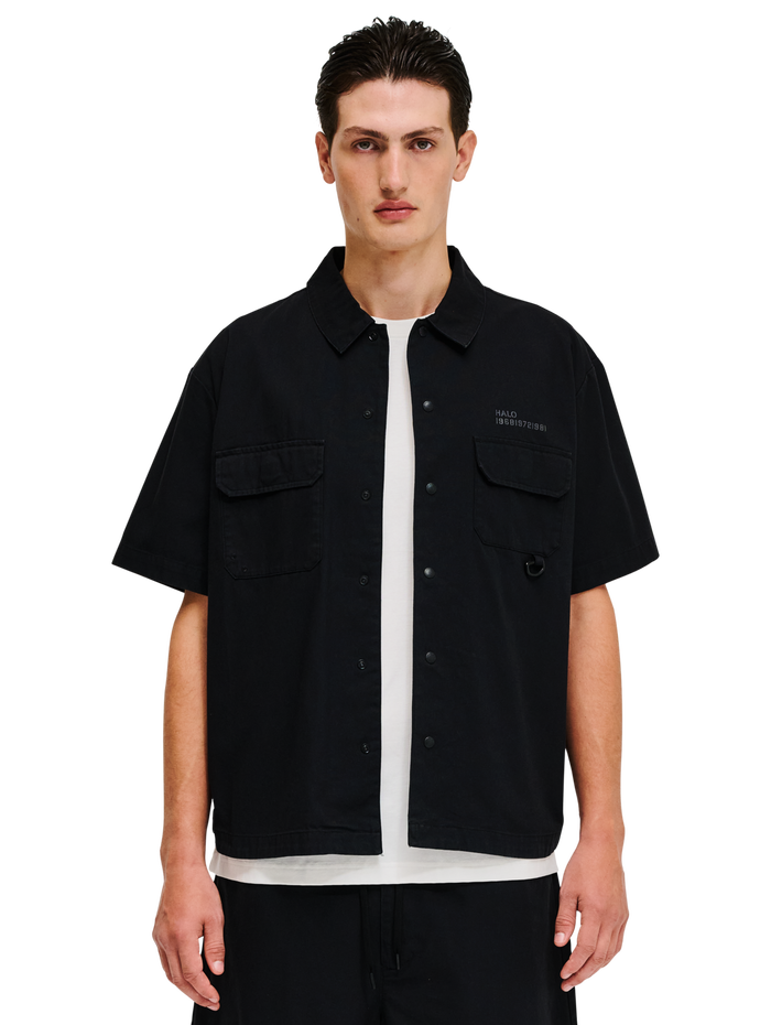 HALO COMMAND SS SHIRT, BLACK, model