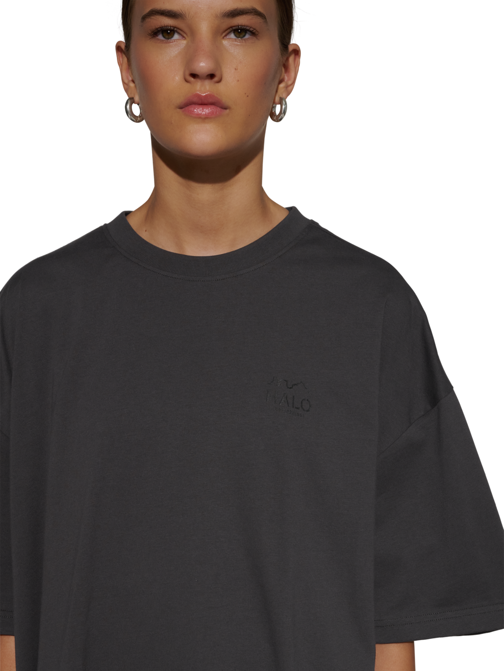 HALO GRAPHIC BOXY T-SHIRT, RAVEN, model