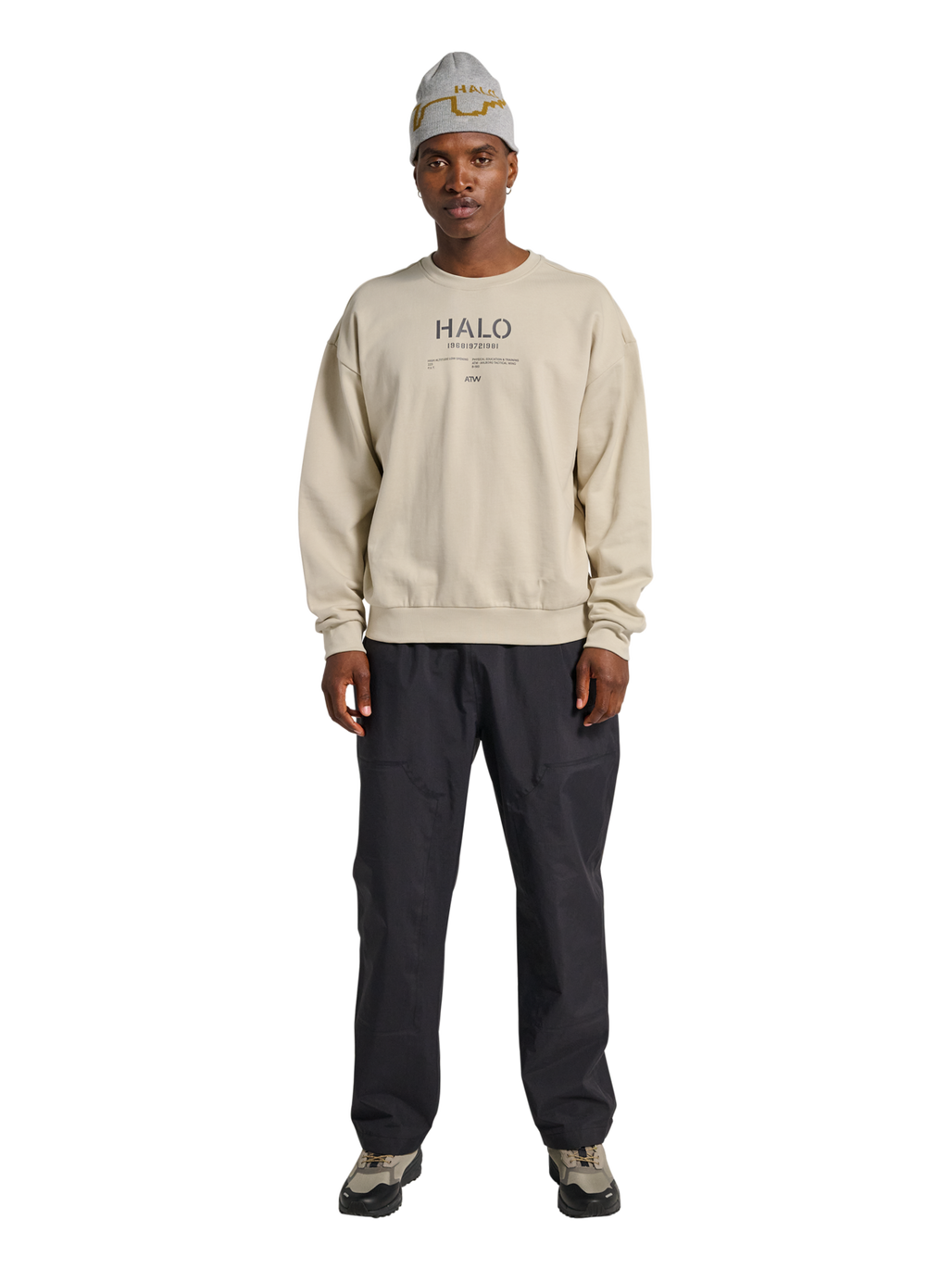HALO GRAPHIC BOXY CREW, OYSTER GRAY, model