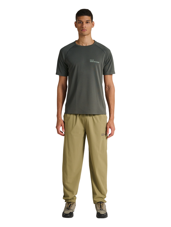 HALO SORONA T-SHIRT, GUNMETAL, model