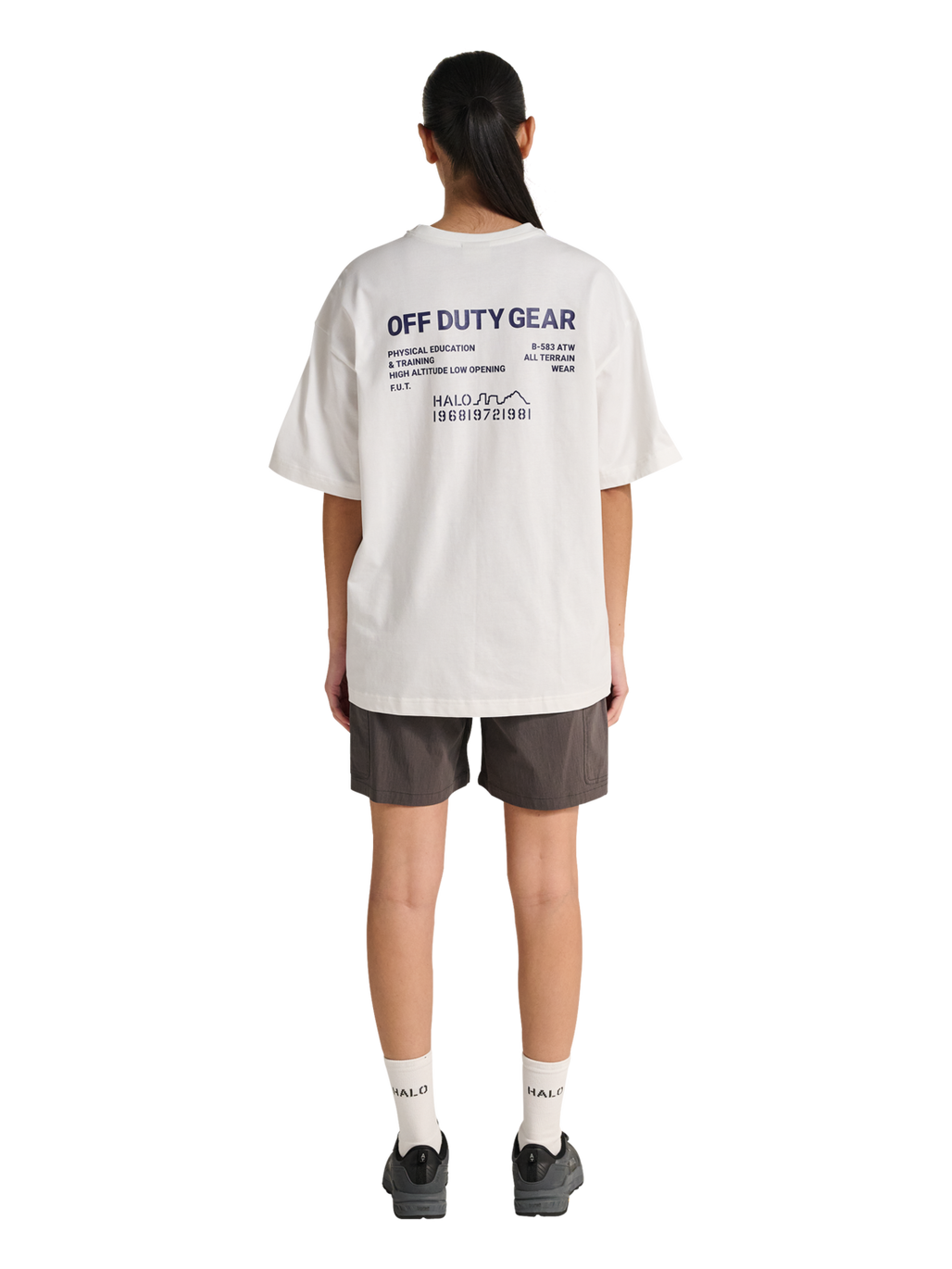 HALO GRAPHIC BOXY T-SHIRT, MARSHMALLOW/ASTRAL AURA/ASTRAL, model