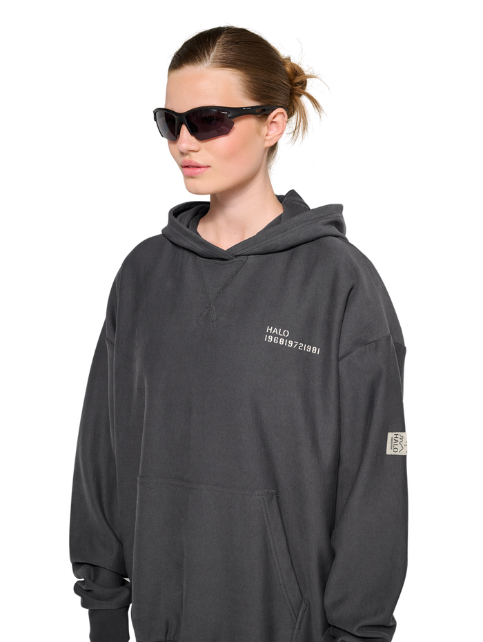 HALO REVERSE BOXY HOODIE, ASPHALT, model