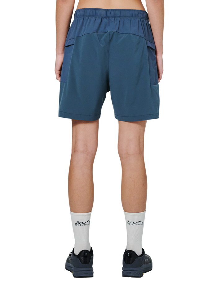 HALO SCOUT SHORTS, DARK SLATE, model
