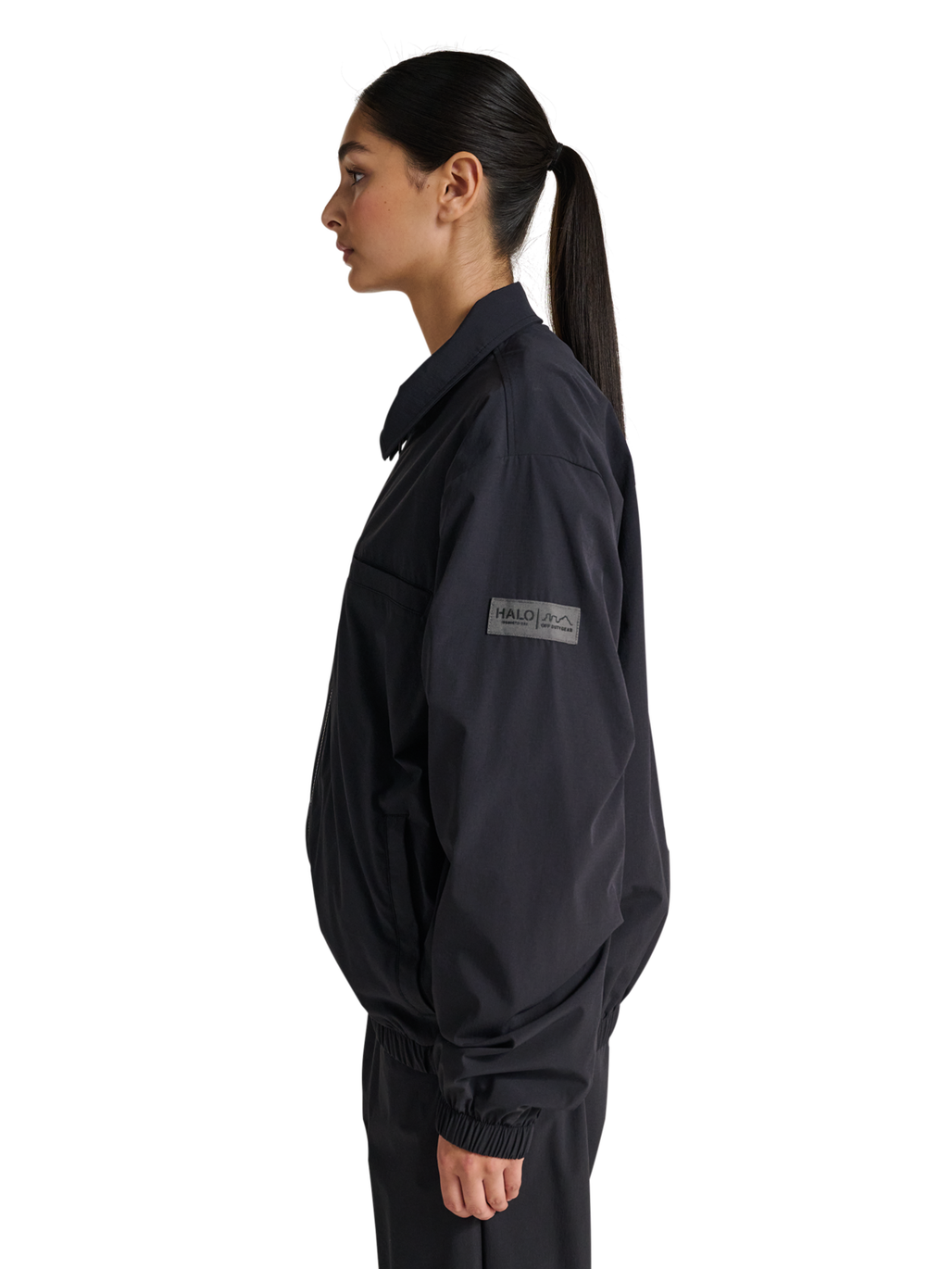 HALO MOVE OVERSHIRT, BLACK, model