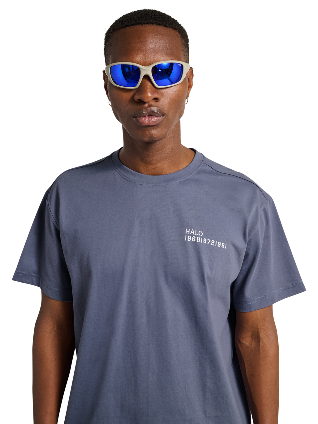 HALO ESSENTIAL T-SHIRT, GRISAILLE, model